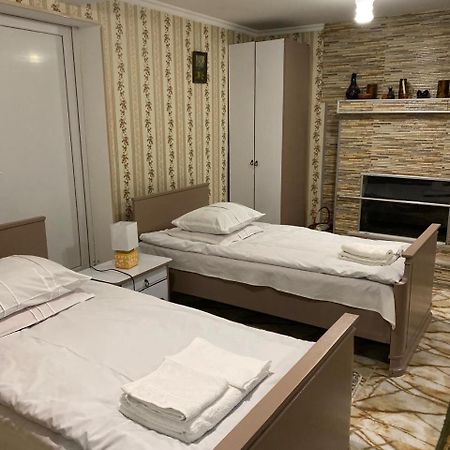Guest House Happy House Kutaisi Exterior photo