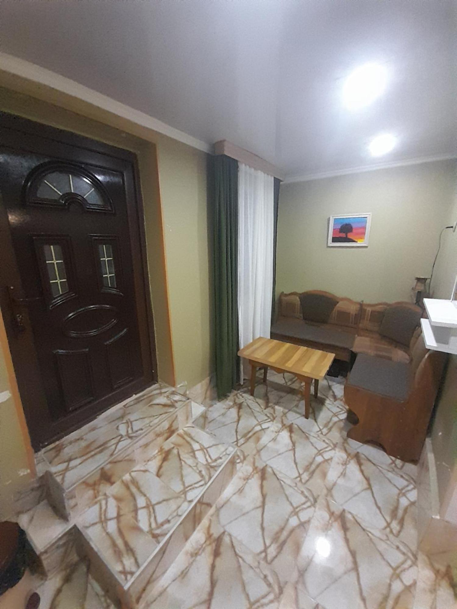 Guest House Happy House Kutaisi Exterior photo
