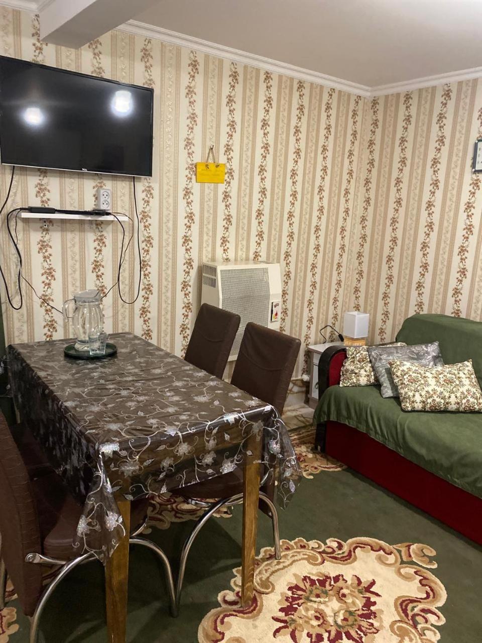 Guest House Happy House Kutaisi Exterior photo