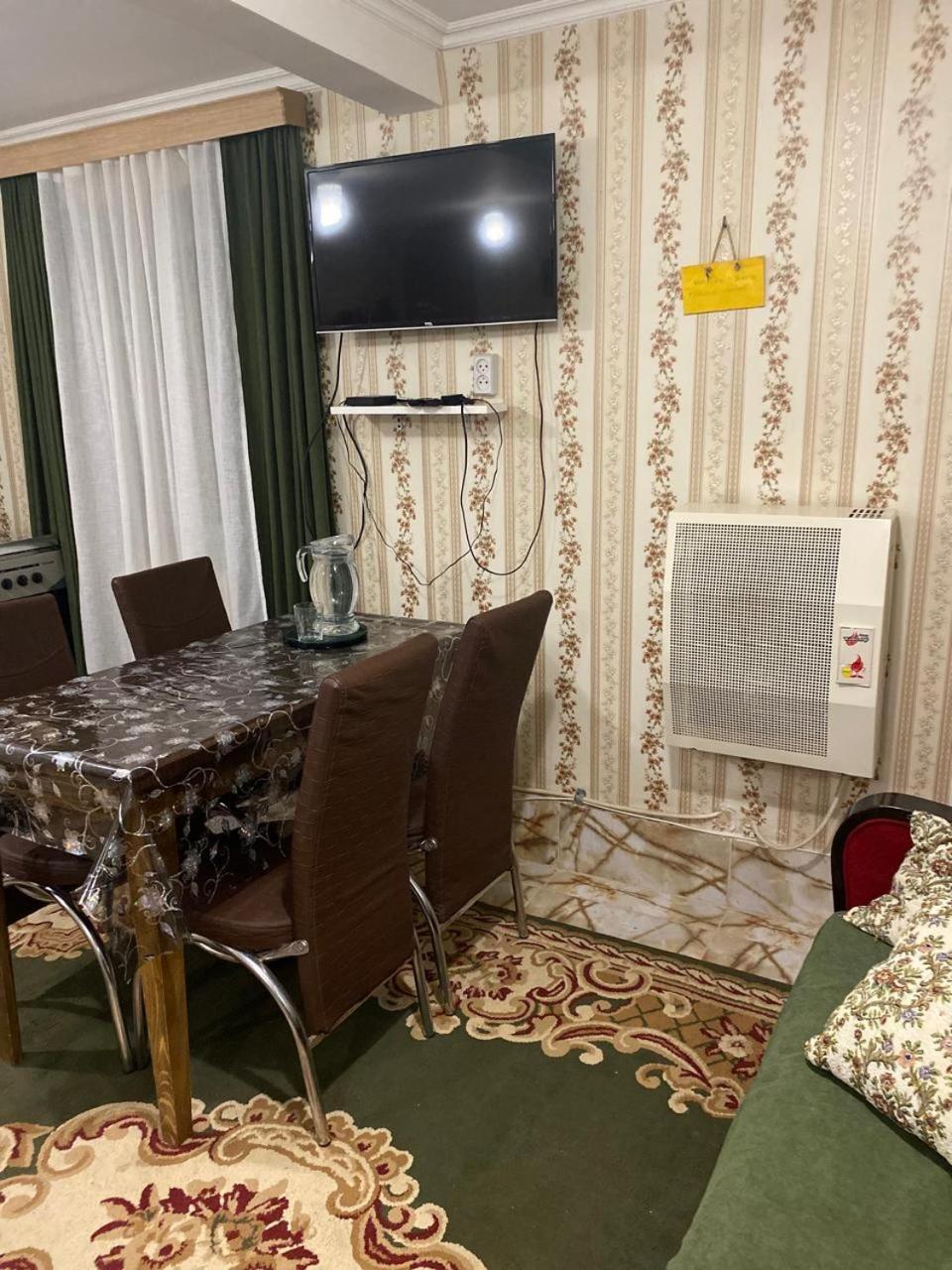 Guest House Happy House Kutaisi Exterior photo